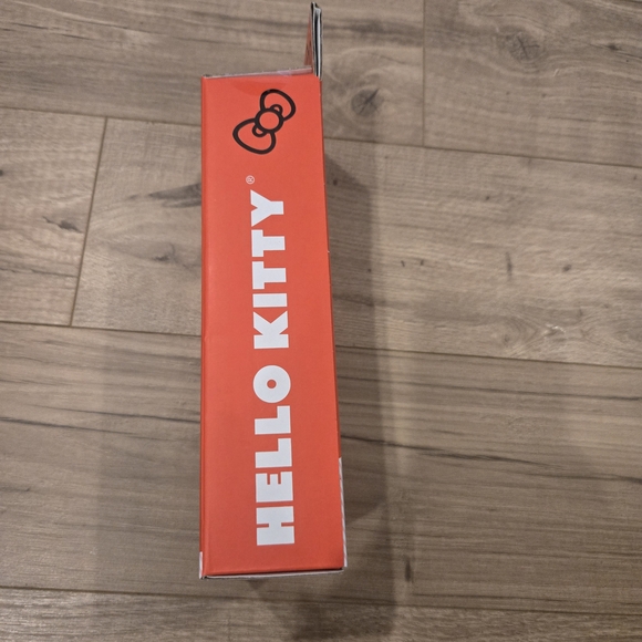 NIB Hello Kitty Portable Bluetooth Speaker & FM Radio - Red/White - Picture 2 of 7